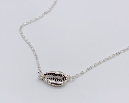 ketting met schelpje