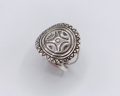 ring &quot;Maya&quot;