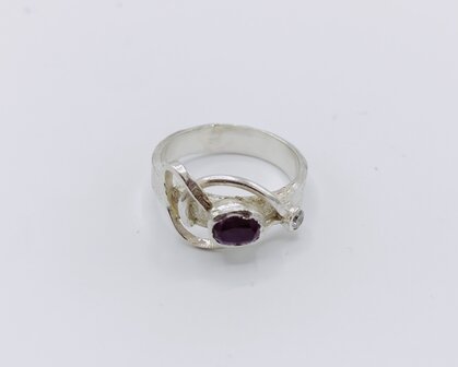 handgemaakte ring met amethist