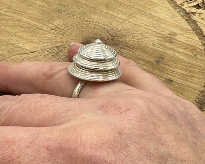 ring &quot; Jakarta &quot;