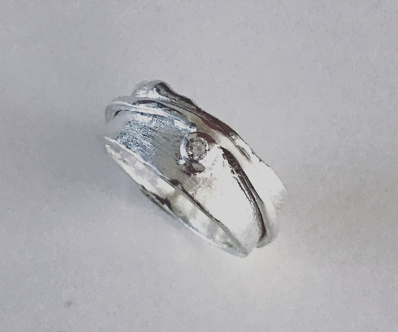 zilveren ring met draad en steentje - moon.silver.shop