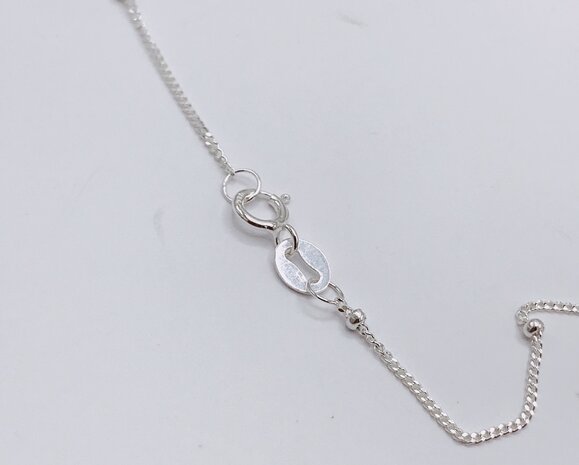 fijne gourmet ketting met bolletjes tussen