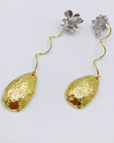 party earring flower