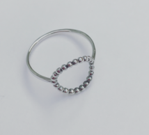 zilveren ring open rondje met bolletjes zilveren ring open rondje met bolletjes