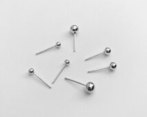 oorbellen bolletjes diverse maten , mat of blinkend