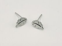 oorbellen met matte pluimen