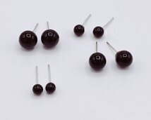 oorbellen met zwart bolletje oorbellen met zwart bolletje