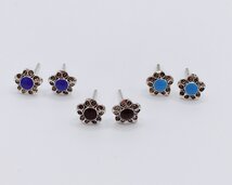 oorbellen met bloem en turkoois oorbellen met bloem en turkoois