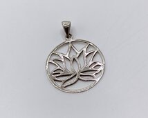 hanger met lotusblad hanger met lotusblad