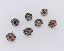 oorbellen met bloemetjes en een zirconia steentje oorbellen met bloemetjes en een zirconia steentje