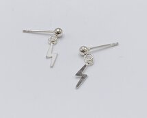 stekertjes met mini bliksems aan