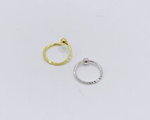 neusringetje met facet details 