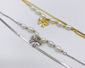 dubbel armbandje met strikje en parels